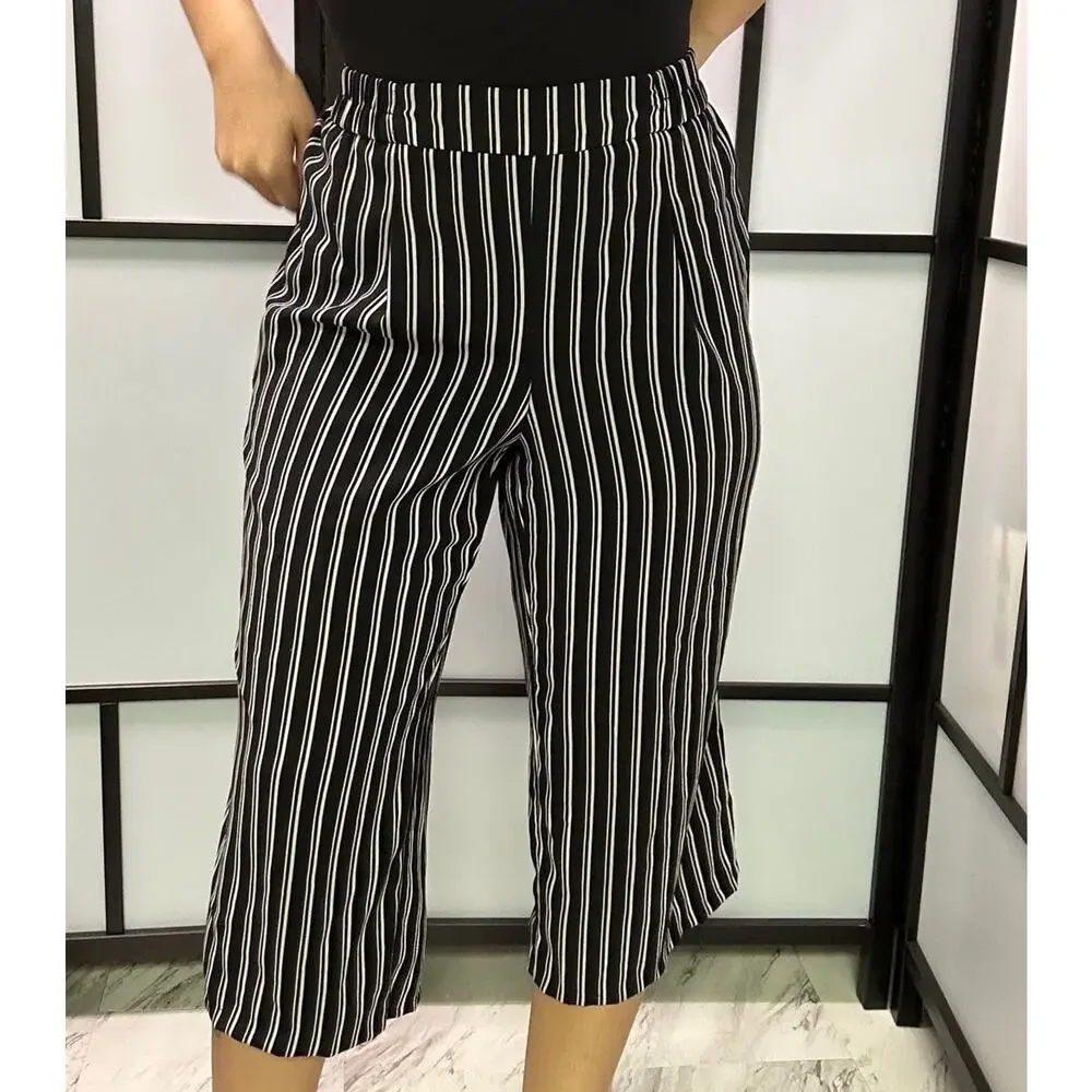 Black pants white stripe 3/4 length stretch waist size 14/16 - Picture 2 of 2